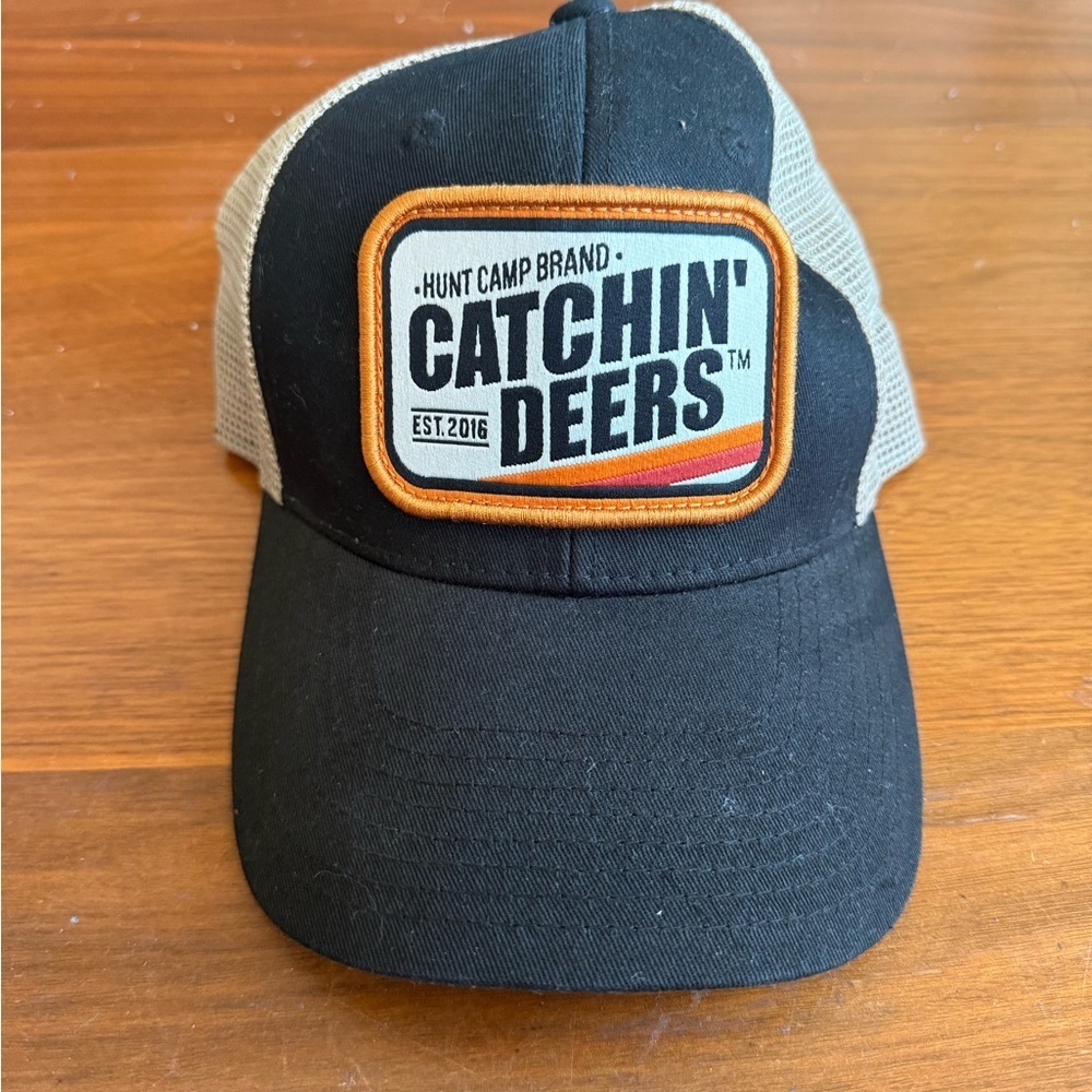 Catchin' Deers Black and Tan Cap